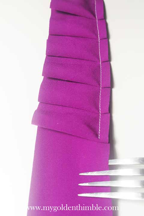 How to make pleats with a fork