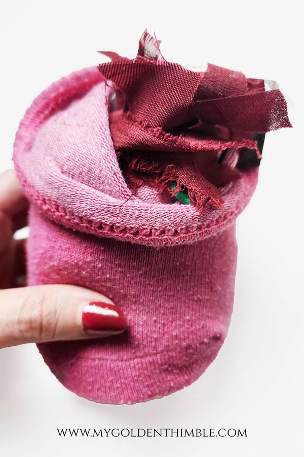 easy diy valentines gnomes: filling in with fabric scraps