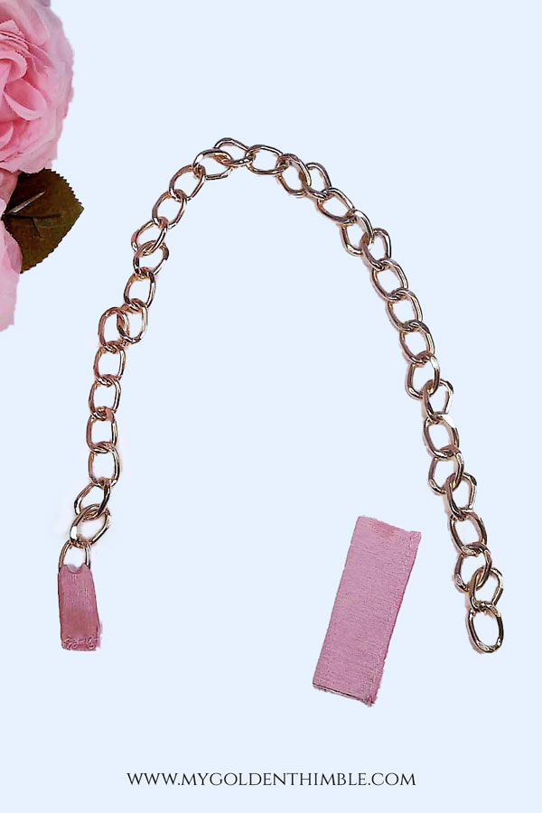 tabs on the ends of chains