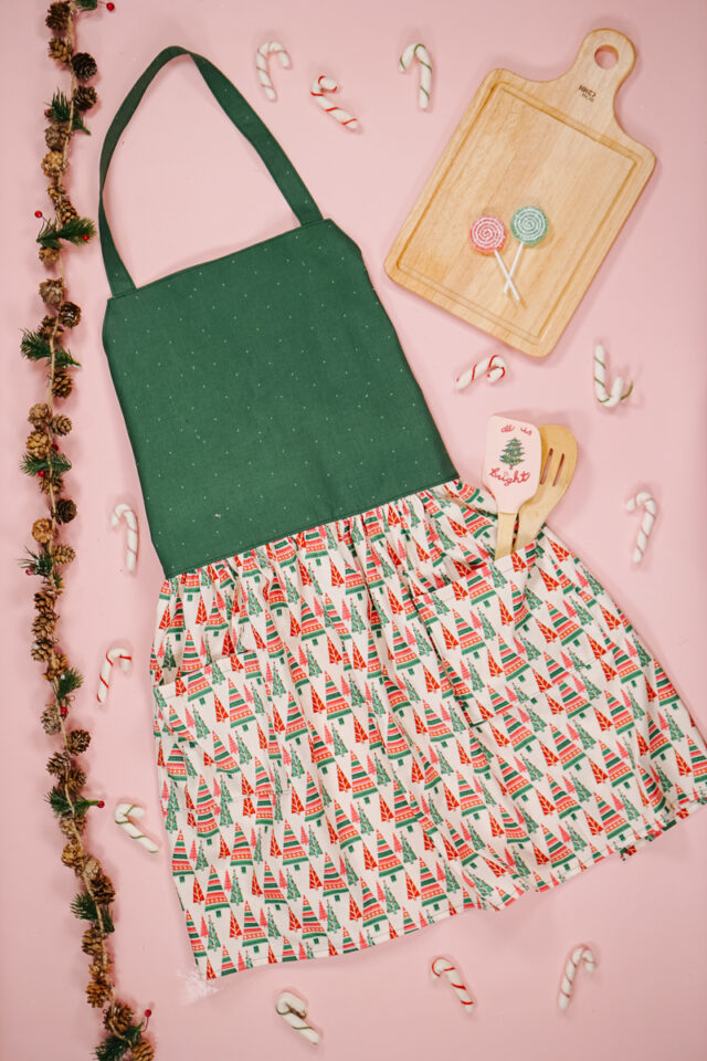 Image for DIY Christmas Apron with a Free Pattern