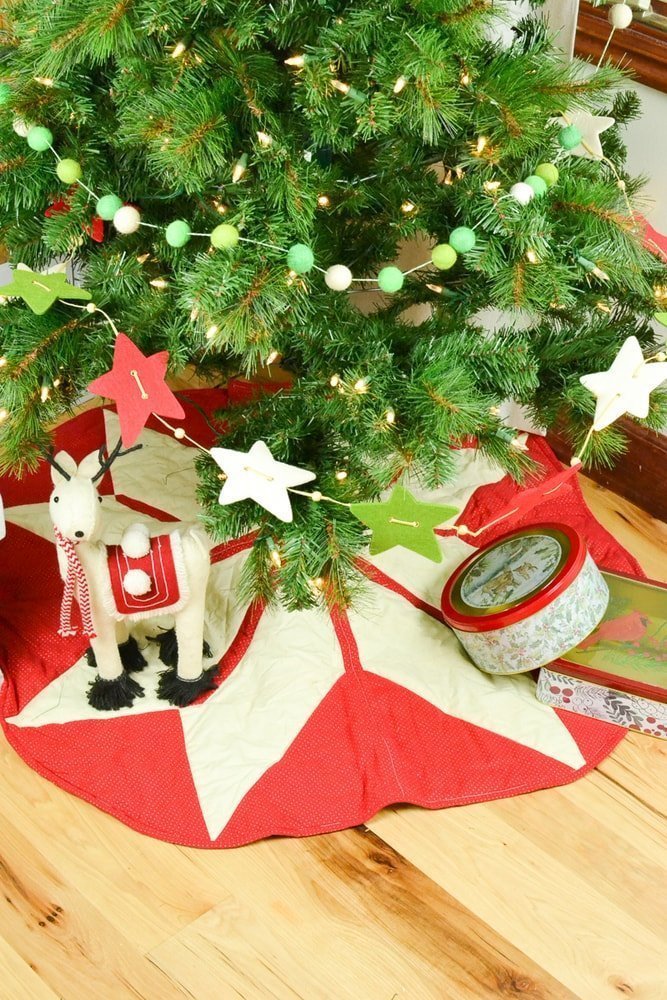 Image for Free Quilted Fair Isle Christmas Tree Skirt Pattern